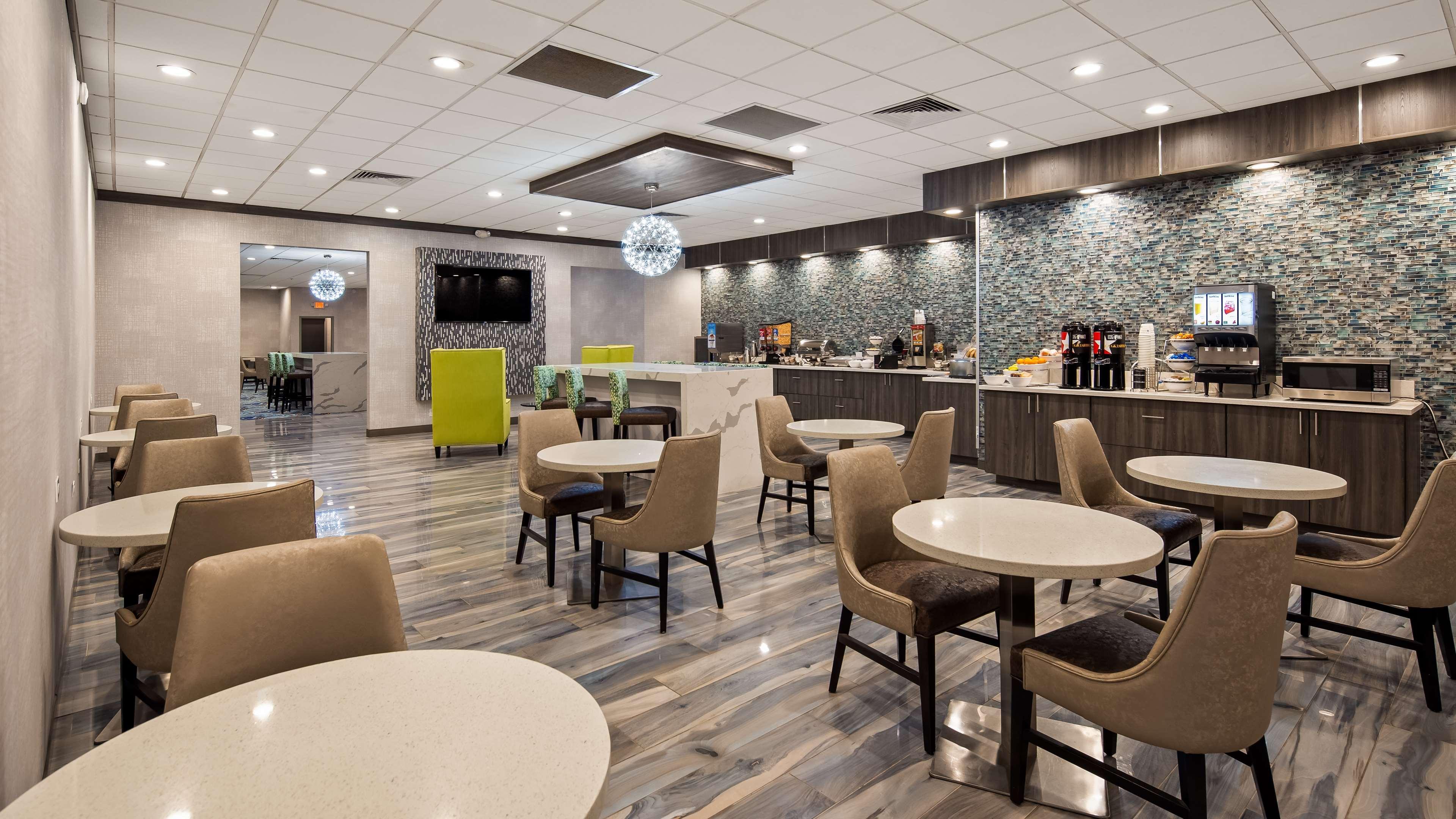 Best Western Plus Executive Residency Denver-Central Park Hotel Exterior photo