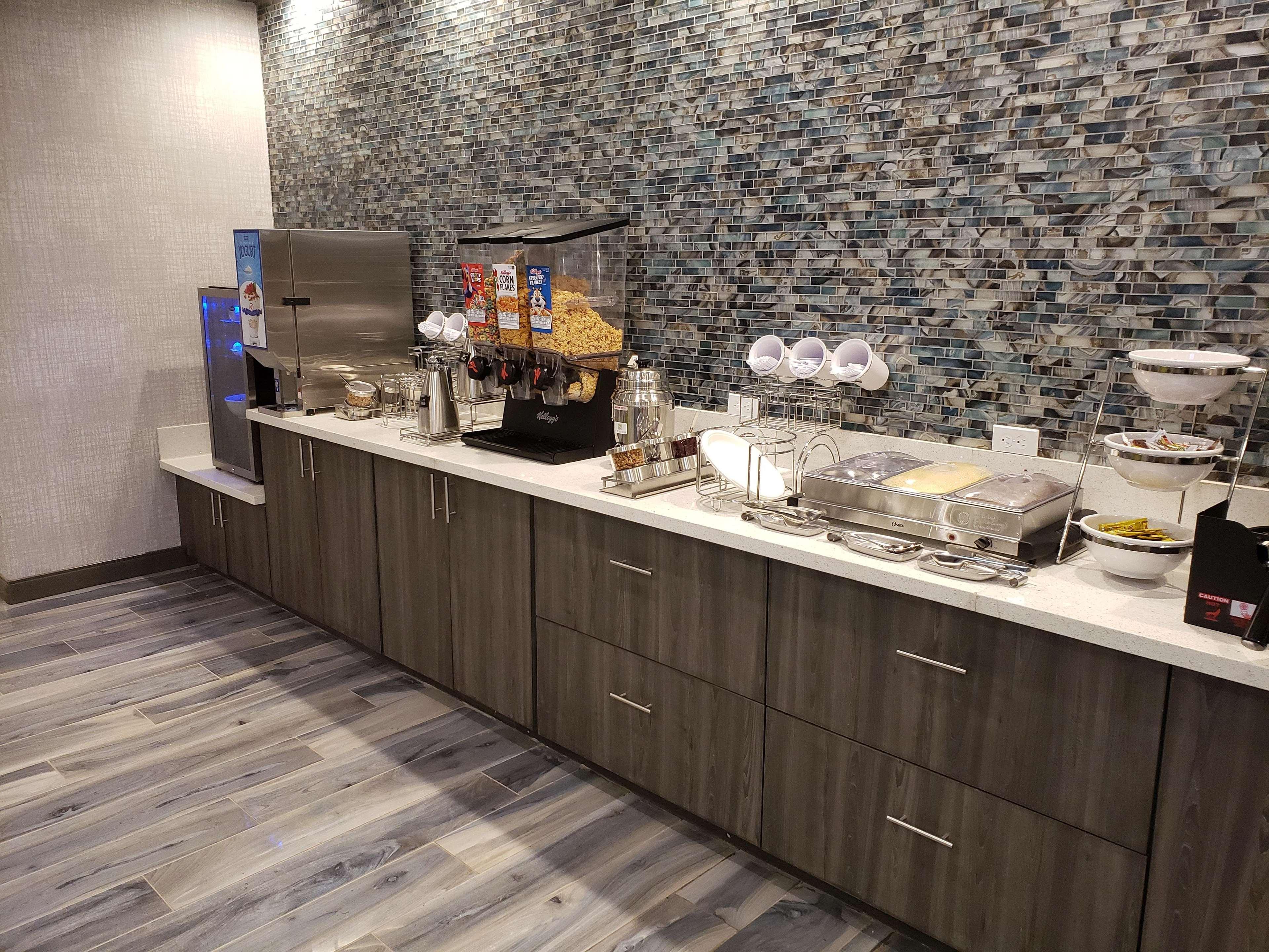 Best Western Plus Executive Residency Denver-Central Park Hotel Exterior photo